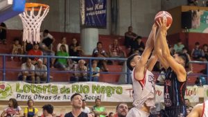 Deportivo Viedma mantine viva su ilusión y Del Progreso ganó, pero no le alcanzó