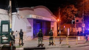 Hallan un mensaje mafioso en una escuela y retiran a todos los alumnos: «Clases o tiros»