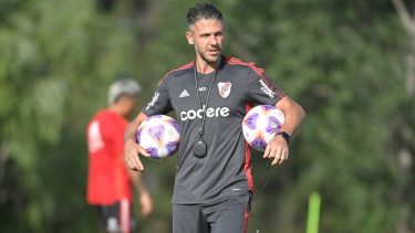 A pedido de Demichelis, River retomó la negociación por un central