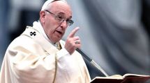 Imagen de Papa Francisco internado: a los 21 años ya había sido sometido a una delicada cirugía pulmonar