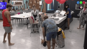 Gran Hermano: Rodolfo, papá de Nacho, le pegó a «Mora» y piden su eliminación por maltrato animal