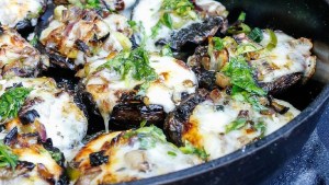 Alta receta: hongos parrilleros rellenos