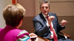 Advertencia del FMI sobre el polémico canje de Sergio Massa, mientras sigue el derrape de los bonos