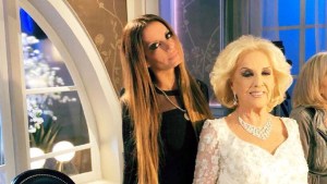 Cómo fue la denuncia de Natacha Jaitt: el día que la modelo incomodó a la mesa de Mirtha Legrand