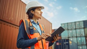Operaciones, logística y depósitos: cada vez más mujeres lideran estas áreas