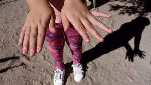 «Tenía miedo que la lastimen», acompañan a las infancias trans para evitar la discriminación