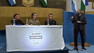 Veteranos de Malvinas de Río Negro exponen en el Parlamento Patagónico