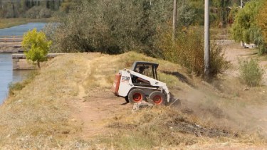 Cinco Saltos ya prepara el terreno para el nuevo paseo costero
