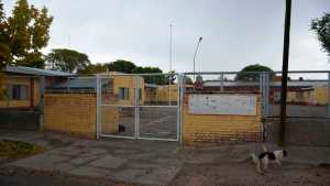 Por el paro de porteros, varias escuelas de Roca cerraron y no hay clases