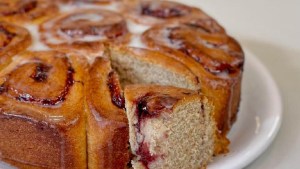 Torta roll de frambuesas para acompañar con mate
