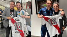 Imagen de Messi y Scaloni se encontraron con Gallardo y les regalaron una camiseta de River