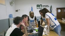 Imagen de Paritarias en Río Negro: la nueva escala de subas del Gobierno, que se aproxima al 49% en agosto
