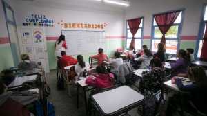 Los niños y jóvenes necesitan educación de calidad en medio de las crisis, recordó la ONU