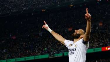 Karim Benzema fue la gran figura en el Camp Nou. (AP Photo/Joan Monfort)