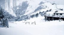 Imagen de Así luce el cerro Bayo tras una de las primeras nevadas del año