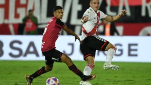 River le ganó sobre la hora a Newell&#8217;s en Rosario y es más líder que nunca