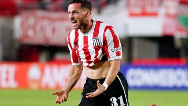 Estudiantes goleó 4 a 0 a Tacuary de Paraguay en La Plata.