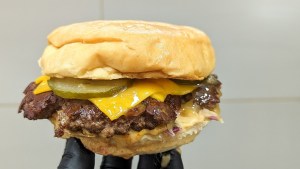 Conocé cómo Cipolletti puede tener a la mejor hamburguesa de Argentina