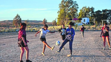 Deportistas esperan por la fecha para la instancia local de los Juegos Evita Foto: Andres Maripe/Archivo