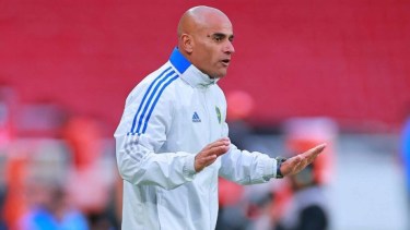 Jorge Martinez fue desplazado de su cargo como entrenador del fútbol femenino de Boca.