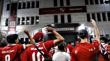 Los hinchas habían dejado amenazas contra los futbolistas y dirigentes.