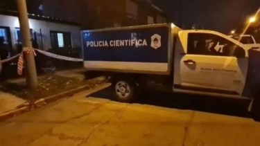 Las autoridades dieron con la escena tras la denuncia del hijo de la víctima.