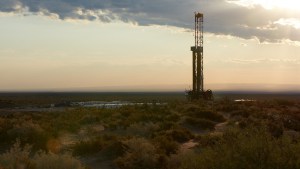Vaca Muerta: la petrolera de Miguel Galuccio abastecerá sus operaciones con renovables