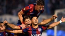 Imagen de En un partido polémico, San Lorenzo le ganó a Atlético Tucumán y quedó a uno de River