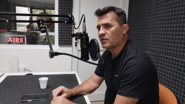Darío Martínez, candidato a diputado por el Frente de Todos Neuquino, visitó el estudio de RÍO NEGRO RADIO. Foto: Elena Egea.