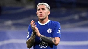 Champions: críticas y descuento de sueldo para Enzo Fernández tras la eliminación del Chelsea