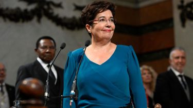 La lengua dista mucho de ser exclusivista”, dijo Corbella en su discurso titulado "UN mar de palabras".