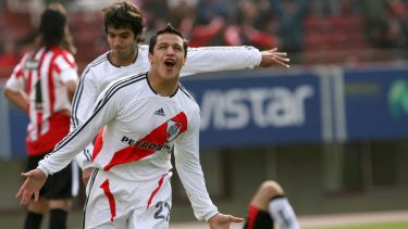 El delantero chileno podría regresar a River a mitad de año.