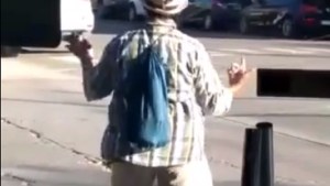 Quién es el bailarín que sorprendió esta mañana en pleno centro de Cipolletti