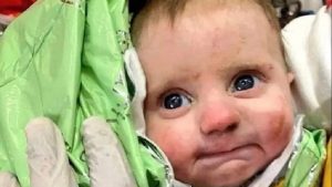 La bebé que sobrevivió 5 días bajo los escombros en Turquía logró hallar a su mamá: así fue el reencuentro
