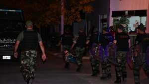 Desarticularon un «kiosco narco» en Cinco Saltos: secuestraron droga, dinero y municiones