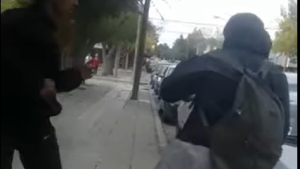Video: piñas, insultos y una «faca» en una pelea entre estudiantes en Zapala
