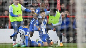 Facundo Buonanotte debutó como titular en la Premier League y metió un gol