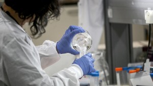 El Gobierno otorgó nuevo aumento de 10 por ciento a científicos y becarios de Conicet