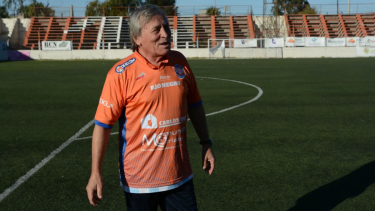 Travesino y su pasión por los colores del Deportivo Roca. foto: archivo.