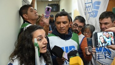 Dirigentes de Unter ingresaron a la sede central del Ministerio de Trabajo. Foto: Marcelo Ochoa.