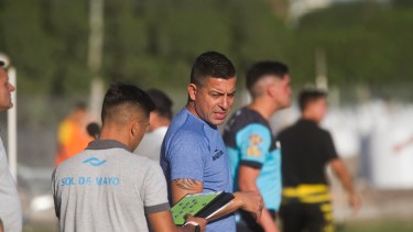 Galván se hizo cargo del equipo contra Santamarina. (Foto: Pablo Leguizamón)


Foto: Pablo Leguizamon