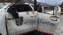 Imagen de Cinco trabajadores municipales volcaron cerca de Aluminé, a causa del temporal