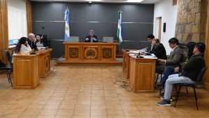 Exfuncionaria municipal va a juicio por estafas con lotes y viviendas en Bariloche