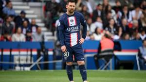 La vuelta de Messi a Barcelona se complica y en París siguen las críticas