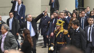 El presidente llegó puntual a participar de su último Tedeum del 25 de mayo. (Télam).-
