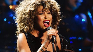 La cantante Tina Turner falleció hoy a los 83 años. 