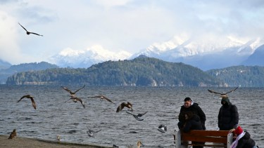 Los turistas del fin de semana largo del 25 de mayo en Bariloche deberán abrigarse porque las máximas no superarán los 5°C. Foto: Chino Leiva