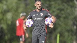 Martín Demichelis analiza dos cambios en River de cara al Superclásico ante Boca