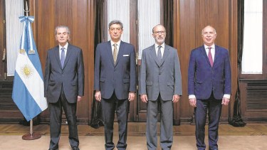 La Corte y el gatillo