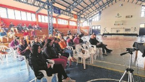 Consultan en Varvarco sobre el plan geotérmico del Domuyo